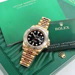 Rolex GMT-Master II 126718GRNR (2023) - Black dial 40 mm Yellow Gold case (5/8)