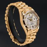 Rolex Day-Date 36 118238 (2004) - Silver dial 36 mm Yellow Gold case (5/8)