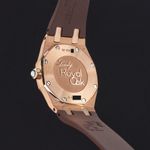 Audemars Piguet Royal Oak Lady 67601OR.ZZ.D080CA.01 (2009) - Bruin wijzerplaat 33mm Roségoud (7/8)