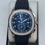 Patek Philippe Aquanaut 5968G-001 (2025) - Blue dial 42 mm White Gold case (2/6)