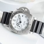 Panerai Luminor Submersible PAM01223 (Unknown (random serial)) - White dial 42 mm Steel case (2/8)