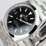 Rolex Explorer 214270 (2011) - Black dial 39 mm Steel case (5/8)