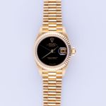 Rolex Lady-Datejust 69178 (1990) - Black dial 26 mm Yellow Gold case (3/8)