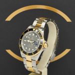Rolex Submariner Date 16613 (2009) - Black dial 40 mm Gold/Steel case (2/7)