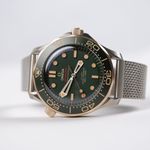 Omega Seamaster Diver 300 M 210.90.42.20.10.001 (2025) - Groen wijzerplaat 42mm Titanium (1/2)