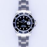 Rolex Submariner Date 16610 (2003) - Zwart wijzerplaat 40mm Staal (3/8)