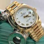 Rolex Day-Date 128238 (2025) - White dial 43 mm Yellow Gold case (4/8)