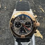 Breitling Chronomat 42 UB0134101B1S1 (2026) - Green dial 43 mm Gold/Steel case (2/8)