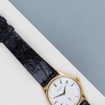 Patek Philippe Calatrava 3923J (1993) - Silver dial 33 mm Yellow Gold case (3/8)