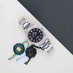 Rolex Explorer 214270 (2020) - Black dial 39 mm Steel case (2/8)