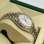 Rolex Datejust 126231 (2025) - 44mm Goud/Staal (6/10)