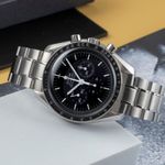 Omega Speedmaster Professional Moonwatch 311.30.42.30.01.005 (Unknown (random serial)) - Black dial 42 mm Steel case (2/8)