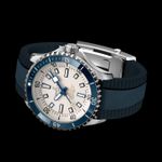 Breitling Superocean 42 A17375E71G1S1 (2024) - White dial 42 mm Steel case (3/5)