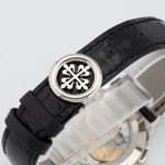 Patek Philippe World Time 5230G-001 (Unknown (random serial)) - Grey dial 39 mm White Gold case (5/6)