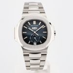 Patek Philippe Nautilus 5726/1A-014 (2019) - Blue dial 40 mm Steel case (1/8)