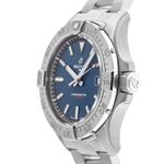 Breitling Avenger A17328101C1A1 (2025) - Blue dial 42 mm Steel case (4/7)