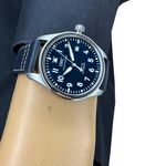 IWC Pilot Mark IW328203 (2024) - Blauw wijzerplaat 40mm Staal (3/8)