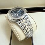 Patek Philippe Nautilus 5712/1A-001 (2010) - Blue dial 38 mm Steel case (3/7)