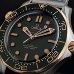 Omega Seamaster Diver 300 M 210.90.42.20.10.001 (2025) - Green dial 42 mm Titanium case (3/7)