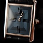 Cartier Tank Louis Cartier WGTA0121 (2023) - Blauw wijzerplaat 26mm Platina (1/8)