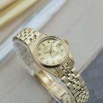 Rolex Lady-Datejust 6916 (1982) - Champagne dial 26 mm Yellow Gold case (1/8)
