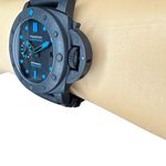 Panerai Luminor Submersible PAM00960 (2024) - Black dial 42 mm Carbon case (5/8)