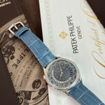 Patek Philippe World Time 7130G-016 (2023) - Blauw wijzerplaat 36mm Witgoud (5/8)