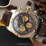 Breitling Chronomat 44 CB0110 (Unknown (random serial)) - Black dial 44 mm Gold/Steel case (2/8)