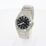 IWC Ingenieur Automatic IW324906 (2025) - Black dial 35 mm Steel case (2/5)