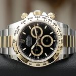 Rolex Daytona 126503 (2023) - Black dial 40 mm Gold/Steel case (2/8)
