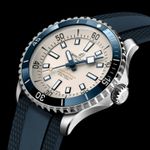 Breitling Superocean 42 A17375E71G1S1 (2024) - White dial 42 mm Steel case (2/5)