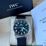 IWC Pilot Mark IW327009 (2019) - Zwart wijzerplaat 40mm Staal (7/7)