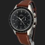 Omega Speedmaster Professional Moonwatch 311.32.40.30.01.001 (2020) - Black dial 40 mm Steel case (1/8)