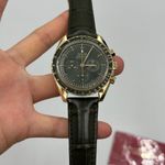 Omega Speedmaster Professional Moonwatch 310.63.42.50.10.001 (2024) - Green dial 42 mm Yellow Gold case (3/6)