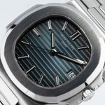 Patek Philippe Nautilus 5711/1A-001 (2010) - Blue dial 40 mm Steel case (3/7)