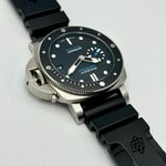 Panerai Luminor Submersible PAM02683 (2021) - Black dial 42 mm Steel case (8/10)