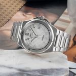 IWC Ingenieur Automatic IW328902 (Unknown (random serial)) - Silver dial 40 mm Steel case (2/8)