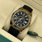 Rolex Sky-Dweller 336238 (2024) - Zwart wijzerplaat 42mm Geelgoud (8/8)