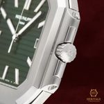 Patek Philippe Cubitus 5821/1A-001 (2024) - Green dial 45 mm Steel case (4/8)
