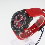 Breitling Endurance Pro X823109A1K1S1 (2024) - Red dial 44 mm Titanium case (2/4)