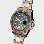 Rolex GMT-Master II 126711CHNR (Onbekend (willekeurig serienummer)) - Zwart wijzerplaat 40mm Goud/Staal (2/7)