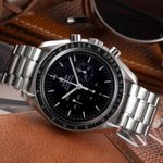 Omega Speedmaster Professional Moonwatch 3570.50.00 (2000) - Black dial 42 mm Steel case (2/8)