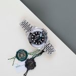 Rolex GMT-Master II 126710GRNR (2025) - Black dial 40 mm Steel case (2/8)