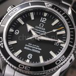 Omega Seamaster Planet Ocean 2201.50.00 (2010) - Black dial 42 mm Steel case (2/8)