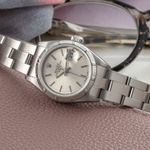 Rolex Oyster Perpetual Lady Date 69190 (1990) - Zilver wijzerplaat 26mm Staal (2/8)