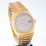 Rolex Day-Date Oysterquartz 19018 (1978) - Gold dial 36 mm Yellow Gold case (5/7)