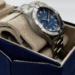 Breitling Avenger A17328101C1A1 (2024) - Blue dial 42 mm Steel case (3/6)