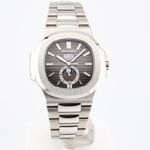 Patek Philippe Nautilus 5726/1A-001 (2017) - Grey dial 40 mm Steel case (1/8)