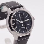 IWC Ingenieur Chronograph IW380901 (2017) - Black dial 44 mm Titanium case (4/8)