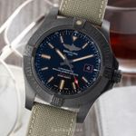 Breitling Avenger Blackbird 44 V1731110/BD74 (Unknown (random serial)) - Black dial 44 mm Titanium case (1/8)